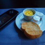 United UA2 SIN SFO: Garlic Bread