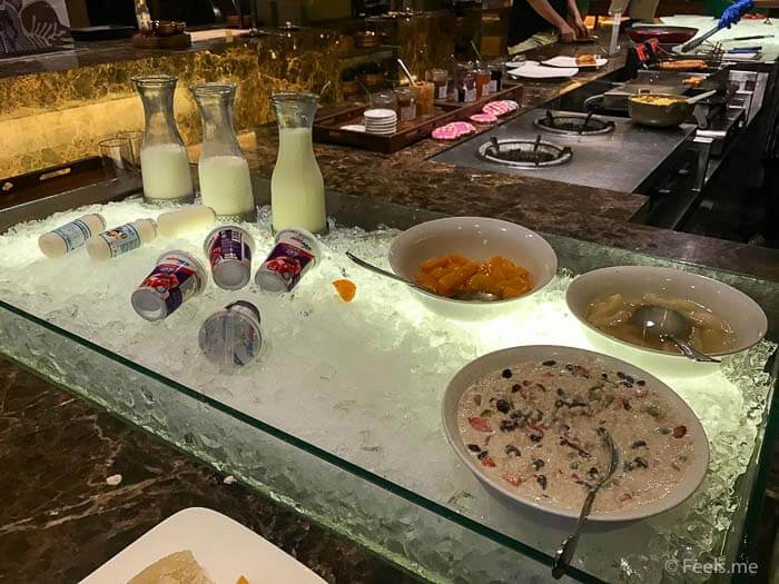 Hyatt Regency Kinabalu Breakfast Oats and Yogurt