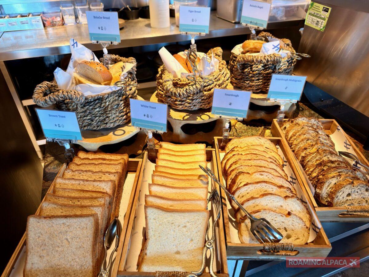 holiday inn canggu bali march 2026 vegetarian breakfast 2026 03 23 02